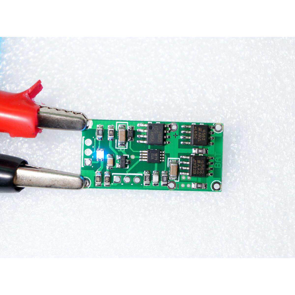 MAX1879 4.35V, 4.2V, 3.6V通吃带电池自动极性识别锂电池充电板