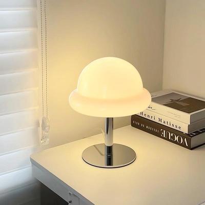 奶油风装饰台灯儿童公主少女房间卧室床头灯中古包豪斯可爱氛围感