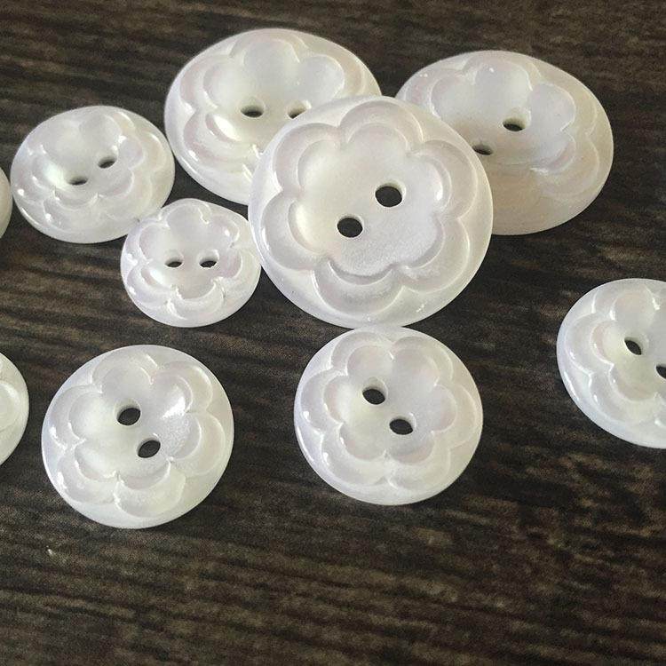 珠光多层梅花纽扣 二眼花朵树脂纽扣 大衣毛呢毛衣睡衣外套钮扣