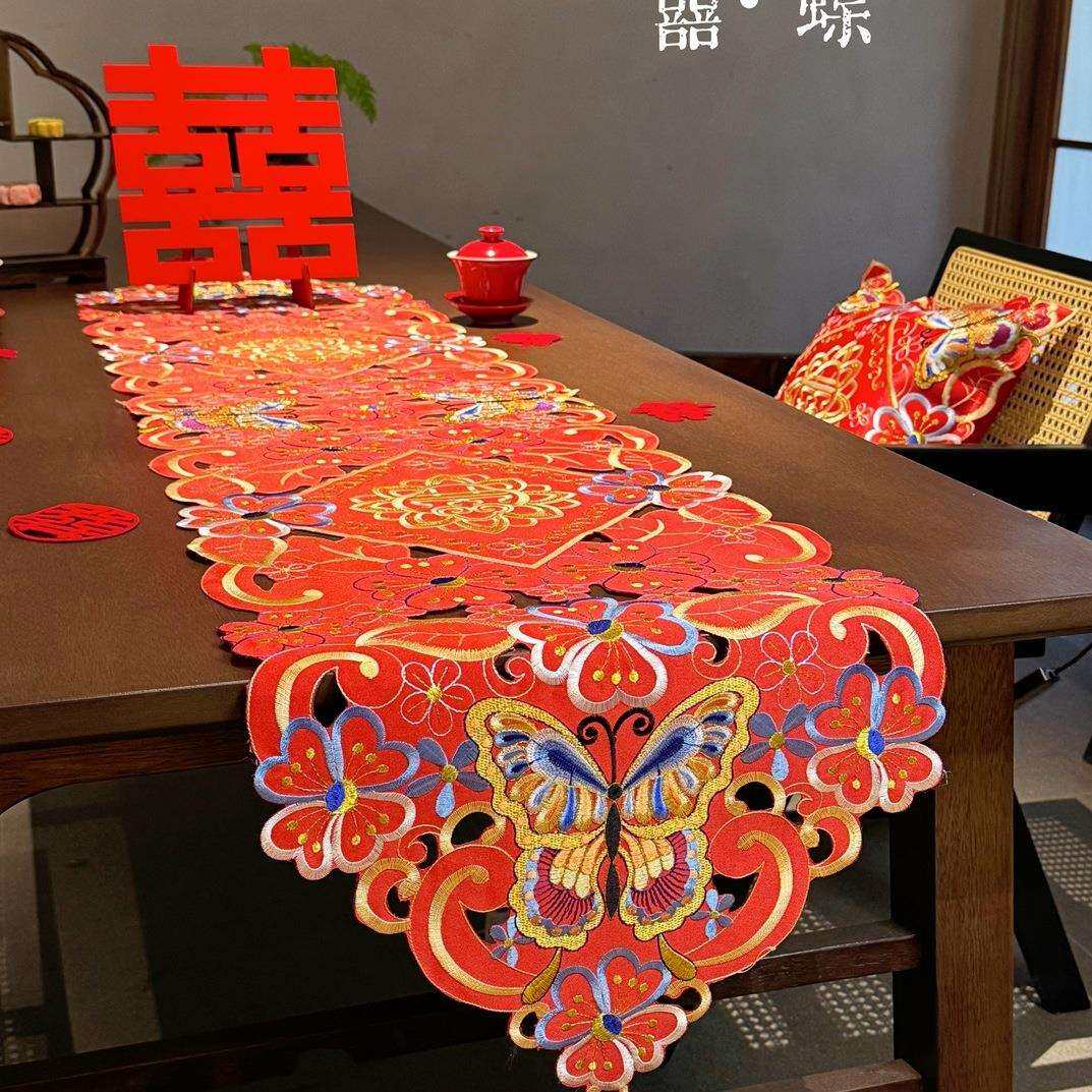 刺绣生活搭建所·囍蝶新中式婚礼刺绣桌旗喜字喜庆红色绢花亚麻