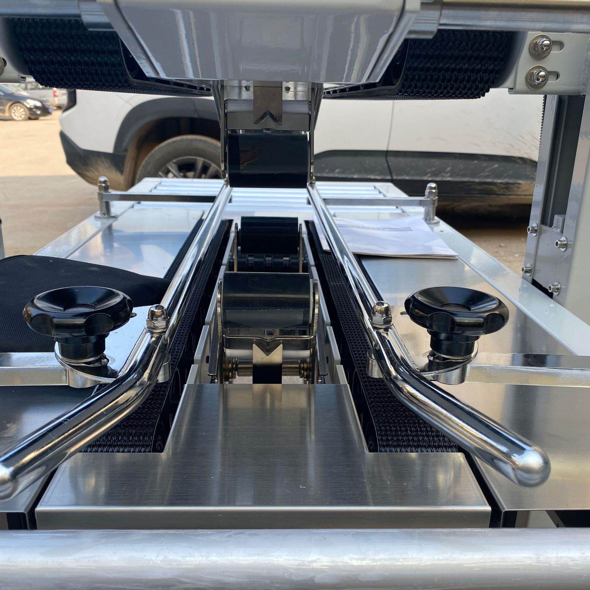 厂家供应全自动胶带封箱机 纸箱 泡沫箱封装封箱机 6050胶带封箱