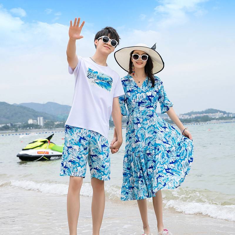2026新款海边旅游情侣装夏装短袖女款沙滩连衣裙男套装洋气夏季三
