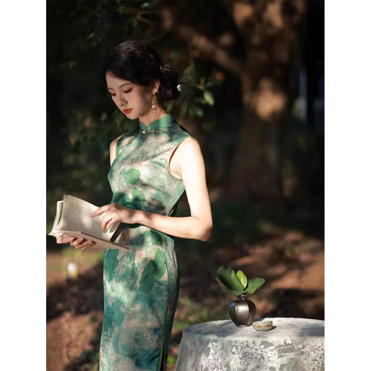 2026新款夏季仿醋酸提花印花无袖中长款旗袍绿色荷花开衩女旗袍高