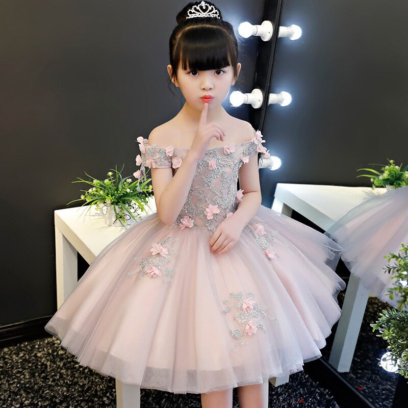 2026新款女童一字肩婚纱主持人儿童生日晚礼服公主裙花童钢琴演出