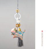 杭州文创绿檀木雕有钱大漆小猫挂件财财猫咪包包挂件招财猫车挂件