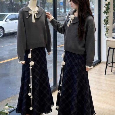 灰色翻领拼接蕾丝毛衣女款2025秋冬季新款设计感小众穿搭长袖上衣