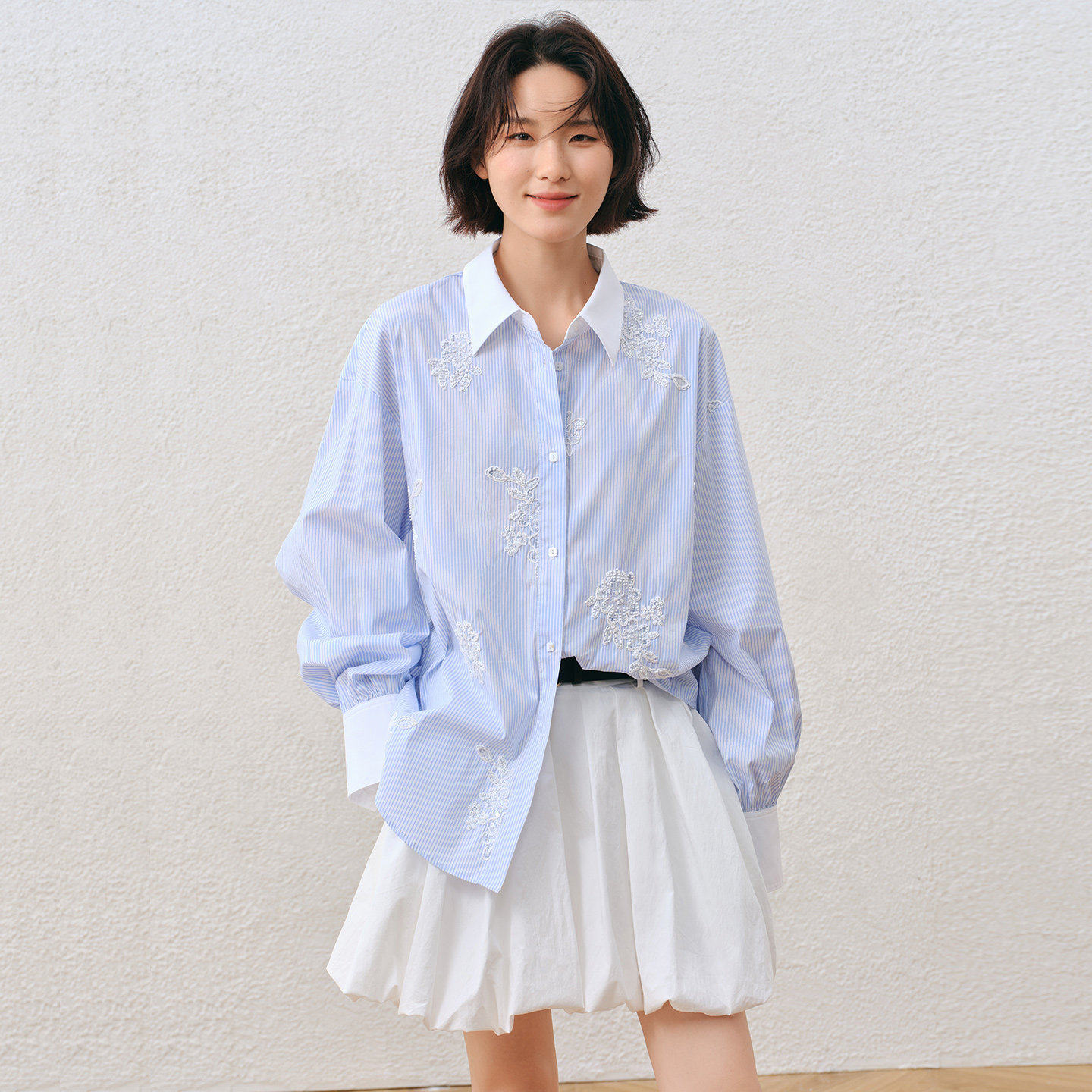 芭依璐2026秋季新款法式重工蕾丝刺绣衬衫女款高级感条纹长袖上衣