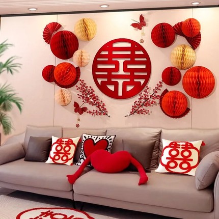 婚房布置沙发背景墙结婚装饰男方新房客厅拉花女方出嫁房间挂饰