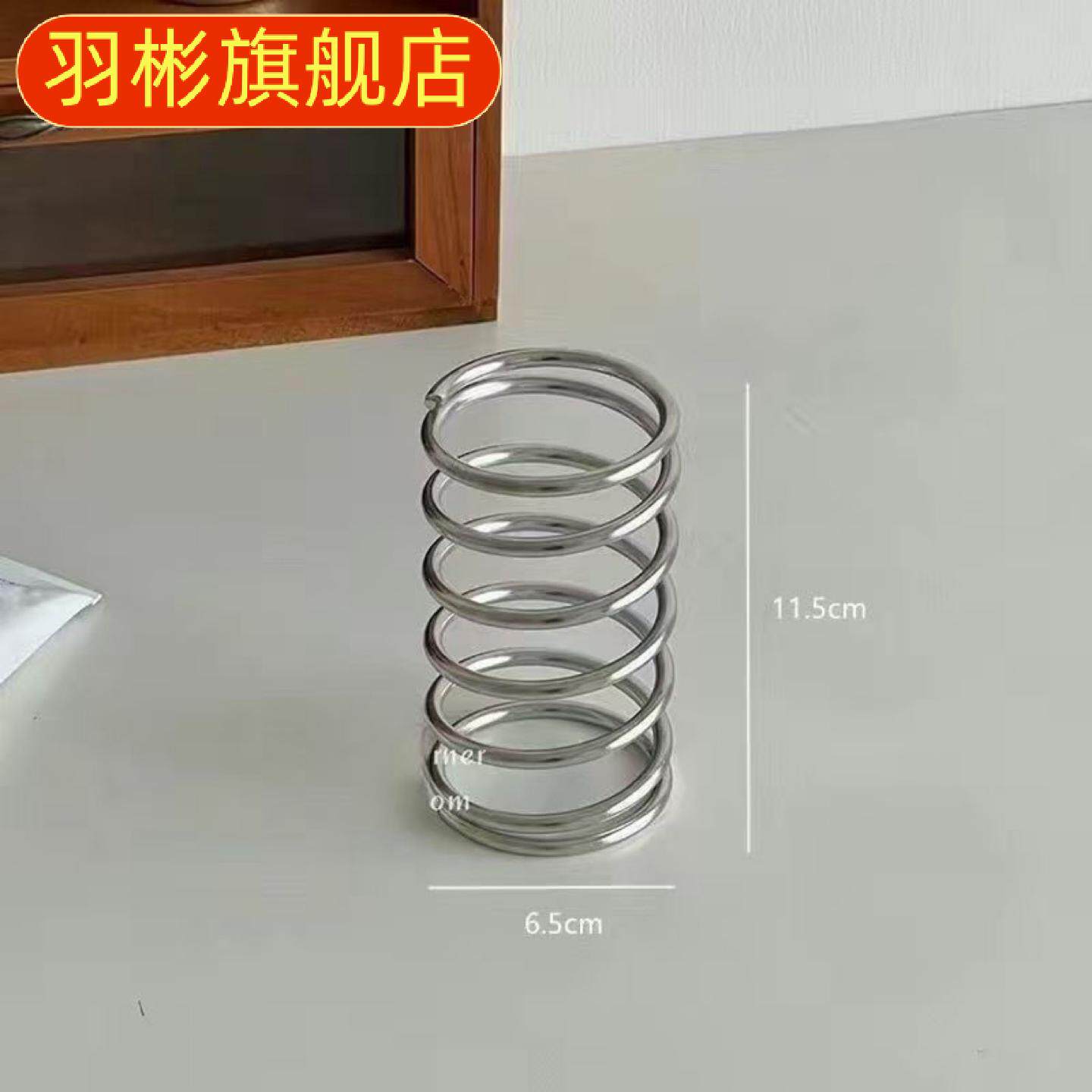 收纳架铁艺牙刷架简约桌面置物架浴室化妆刷高级感镂空笔筒摆件