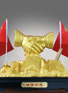 财富共赢握手摆件家居办公室桌面装饰店铺开业商业合作工艺礼品