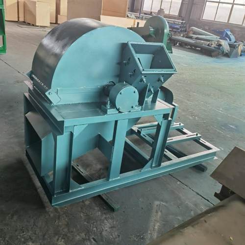 板条木板木块粉碎机移动柴油机木头原木粉碎机 果园树枝锯末机