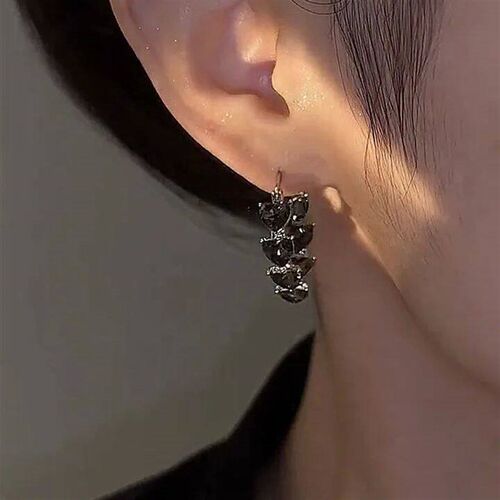 2024 New Fashion rend Unique Design Elegant Exquisite Light