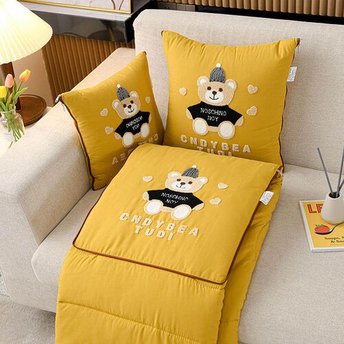 Car folding pillow and car quilt, dual-purpose