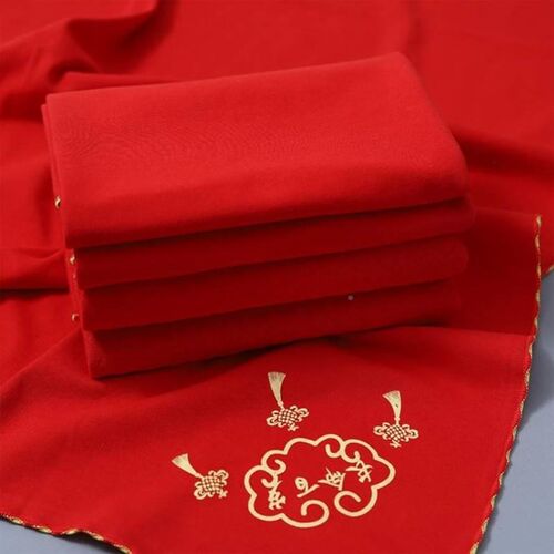 Baby discharge red cloth newborn baby maternity ward wrappin