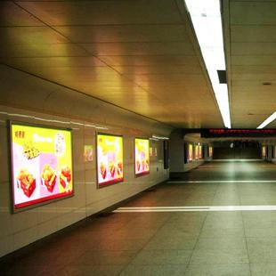 实力工厂制作灯箱片背喷正喷公交站牌地铁口百货超市灯片喷绘写真