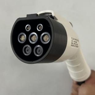 新能源汽车延长线接头母坐16A32A转换外壳七孔国标大功率家用配件