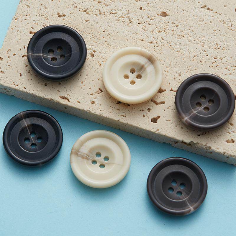 全环保树脂纽扣高档圆形花纹四眼扣大衣风衣外套扣子西装西服扣子,纺织面料/辅料/配套,服装纽扣,淘宝优惠券,粉丝福利购,淘宝优惠卷