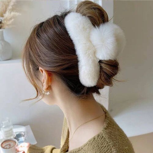 New Winter Faux Fur Hair Claw Elegant Acrylic Hairpins Plush
