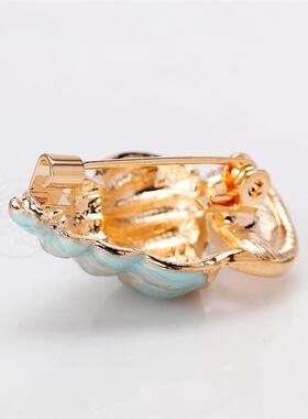 。Cartoon Brooch high-end fashion small fresh light blue con