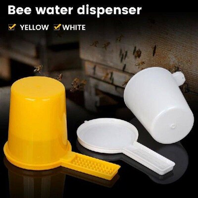 1 Pc Beekeeping Scoop-shaped Bee Drinker Bee Feeder Beehive