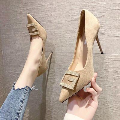 New Style Sale Black High Heels Pointed Toe Red Background S