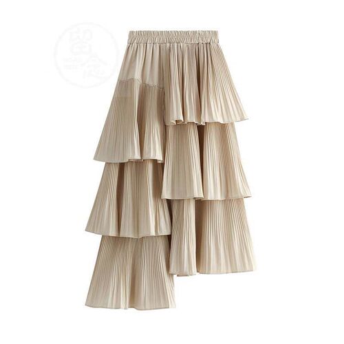。Asymmetric pleated cake skirt in autumn and winter womens