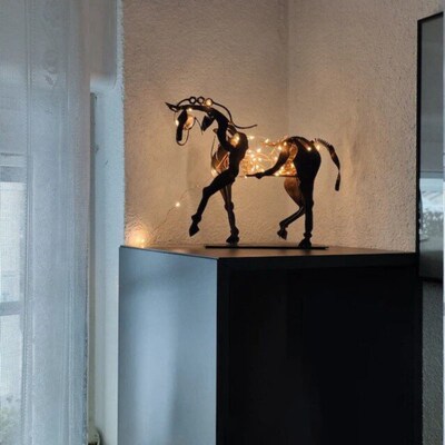 Horse Sculpture Adonis铁马雕塑阿多尼斯镂空桌面装饰摆件带灯串