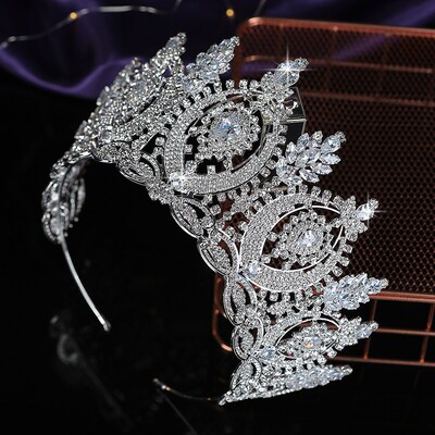 Tiaras And Crowns HADIYANA Classic Geometric Zircon Design S