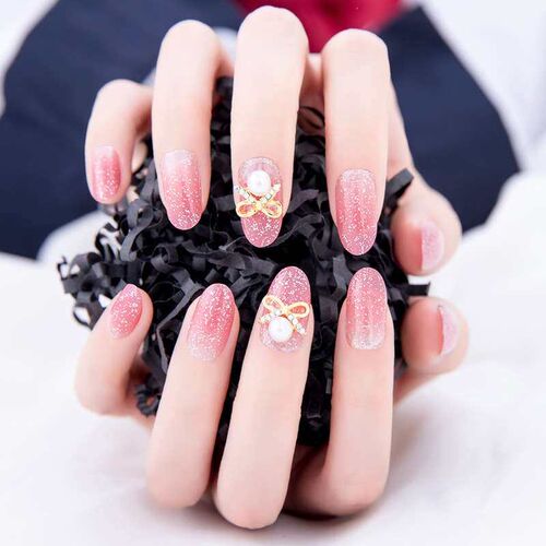 Mid-length Bride Wearing Nail Art Powder Pleasant Pearl Swee