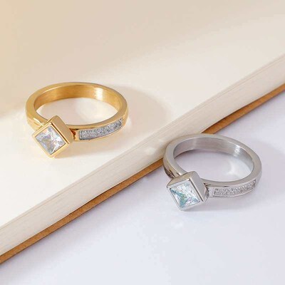 The new square simple halite micro diamond ring stainless st