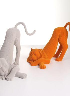 简约现代卡通树脂狮子摆件样板间儿童房电视柜桌面动物装饰摆设