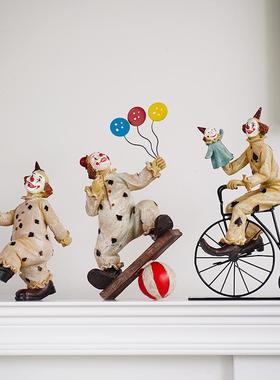 北欧小丑人物摆件家居客厅装饰玄关酒柜电视柜装饰品树脂工艺品