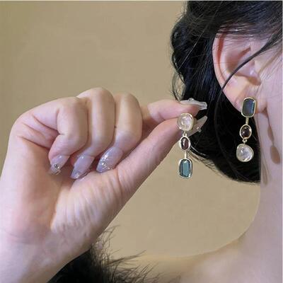Retro Charm Irregular Geometry Stereo Butterfly Flower Asymm