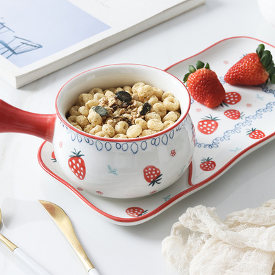 手绘早餐碗盘釉下彩陶瓷餐具可爱草莓套装家用手柄碗早餐碗泡面碗