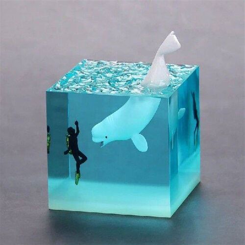 C- Humpback Whale Diver Cube Ornament Resin Whale Home