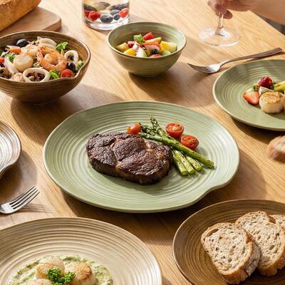 Vintage line patterned ceramic Western style steak plate