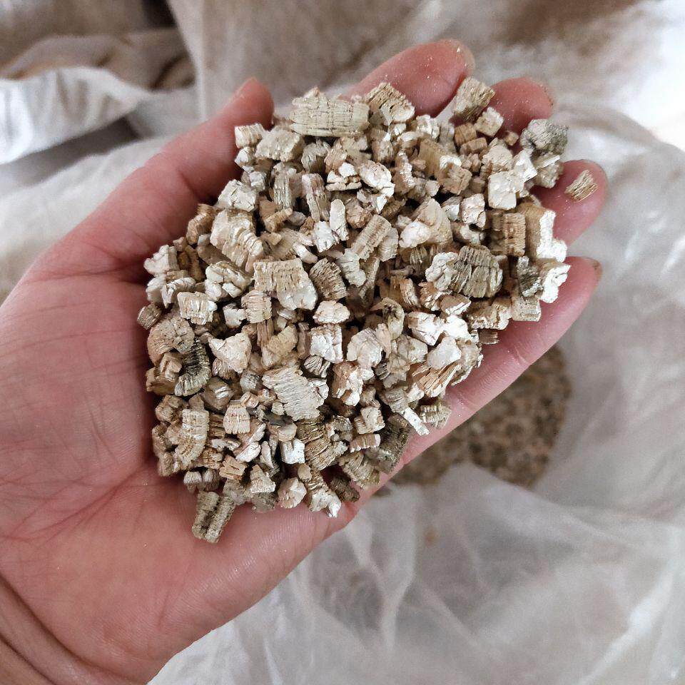 膨胀蛭石 金黄色 银白色蛭石颗粒 香包用轻质5-8mm膨胀蛭石颗粒