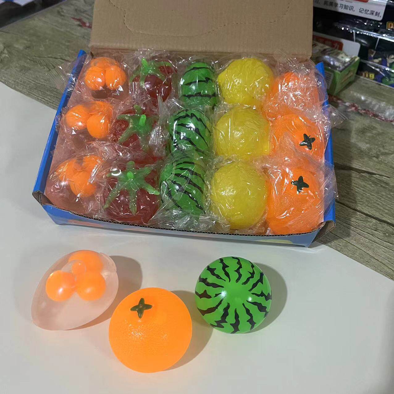 新品西瓜水果番茄水球减压神器发泄出气网红西红柿草玩具解压变形