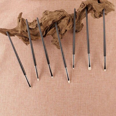 1pc White  Hair Eyeshadow Makeup brushes Small Smudge Precis