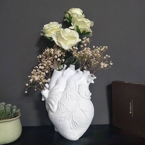 Heart Vase Dry Pot Art Vase Human Statue Container Simulated