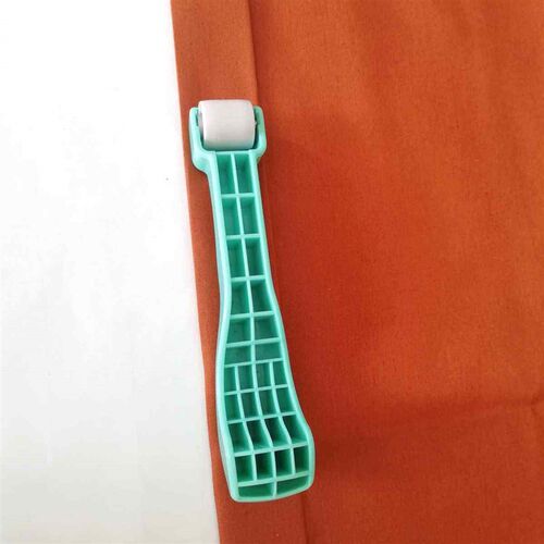 sewing tools Roll & Press  Clover to quickly press seams tha