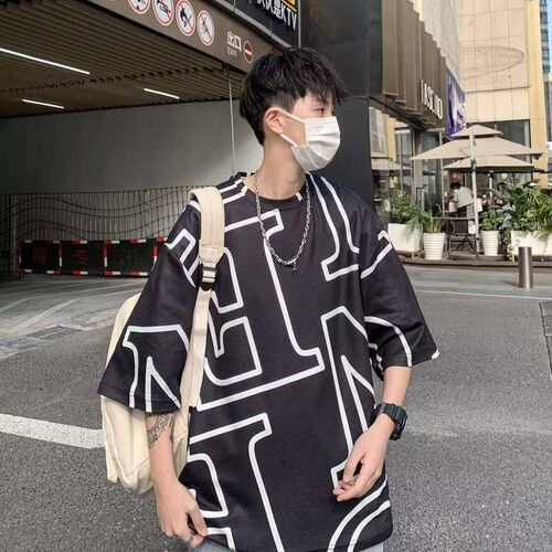 Ice Silk Short-sleeved Mens Design Sense Seven-sleeved T-sh