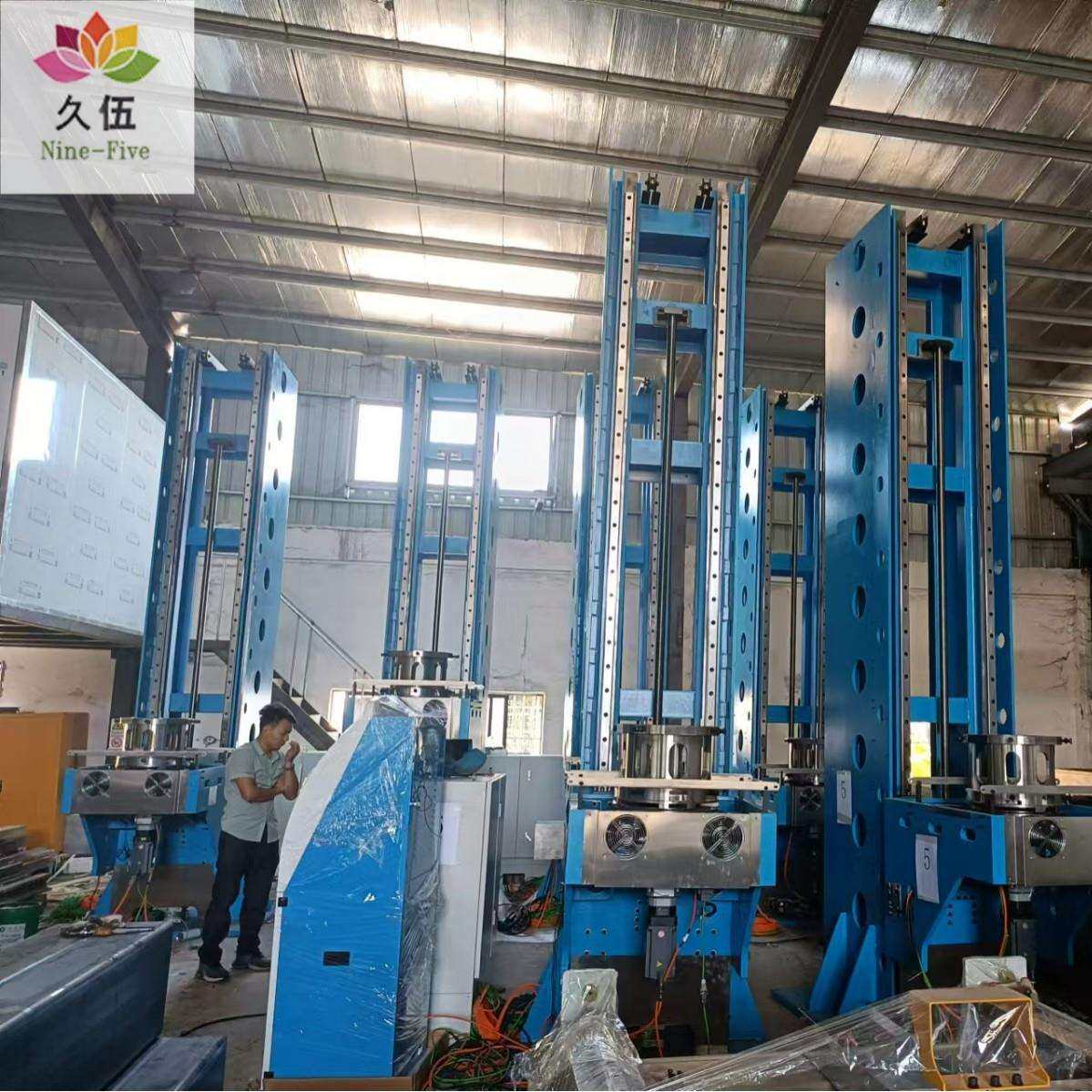 焊接机器人地轨行走轴第七轴重载型天轨直线导轨齿轮齿条滑台轨道