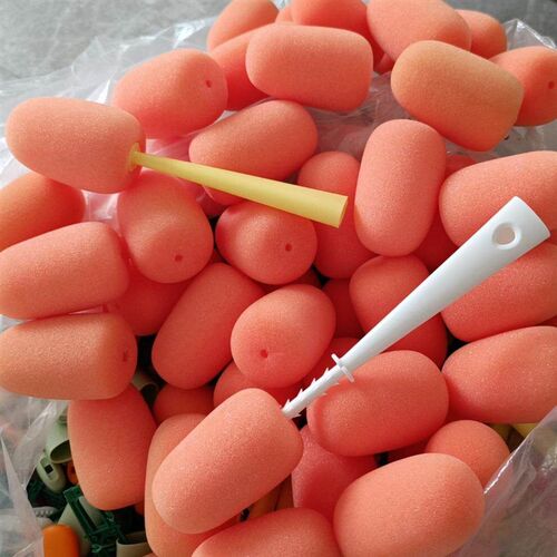 3-in-1 Multi-functional Carrot-shaped Baby Bottle Brush with