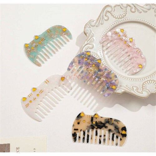 Acetic acid wide toothed comb, cat comb, childrens