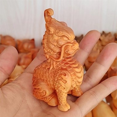 崖柏木雕麒麟玄武上古神兽实木雕刻手把件招财摆件吉祥物家居饰品