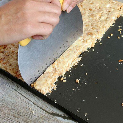 Dough Scraper Cutter Kitchen Pastry Cake Pizza Cutting Tool