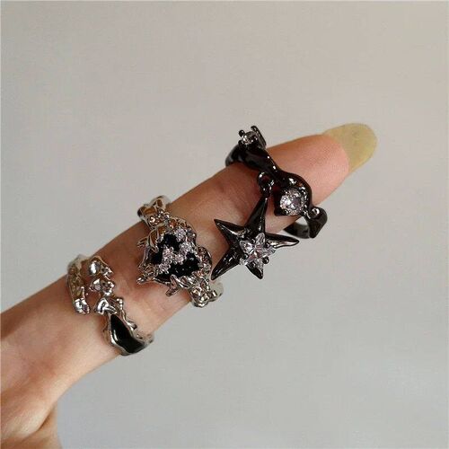 Vintage Goth Thorny Rose Couple Rings For Men Women Charm