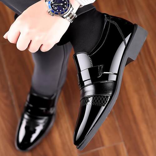 low-top patent leather shoes with bright upper British style