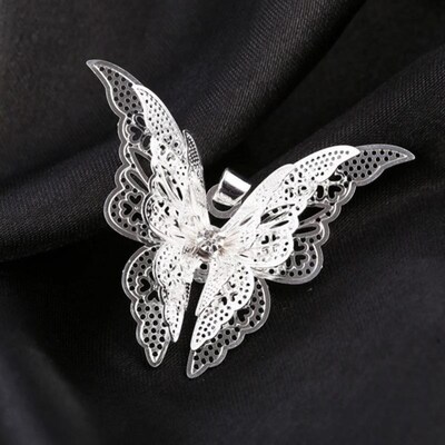 hollow butterfly necklace Female choker 蝴蝶项链翅膀吊坠饰品